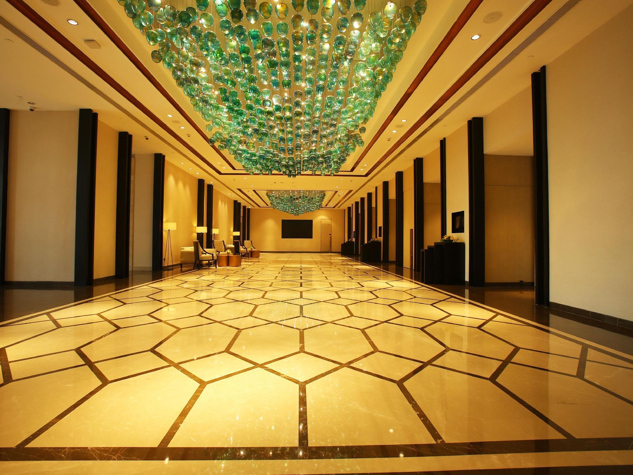 Crowne Plaza New Delhi Mayur Vihar Noida By Ihg מראה חיצוני תמונה The lobby of the Taj Mahal Palace, Mumbai
