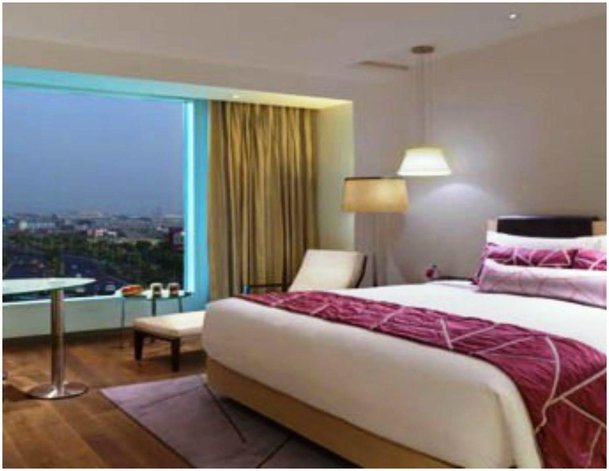 Crowne Plaza New Delhi Mayur Vihar Noida By Ihg מראה חיצוני תמונה A room at the hotel