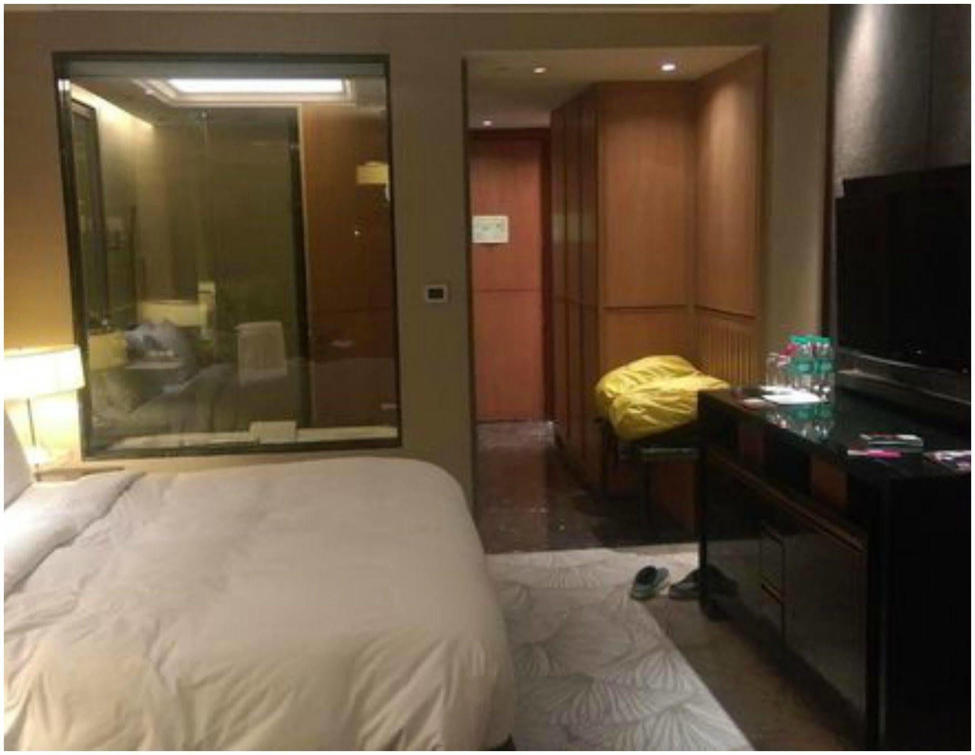 Crowne Plaza New Delhi Mayur Vihar Noida By Ihg מראה חיצוני תמונה A room at the hotel